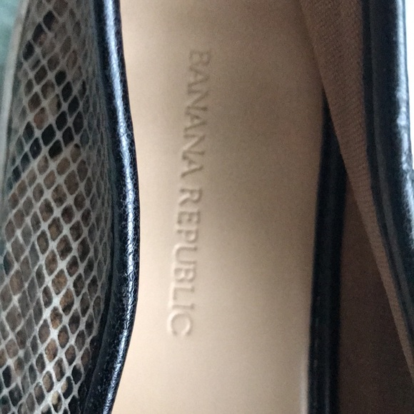 Banana Republic Snakeskin Print Slip-on Shoes - Picture 4 of 4